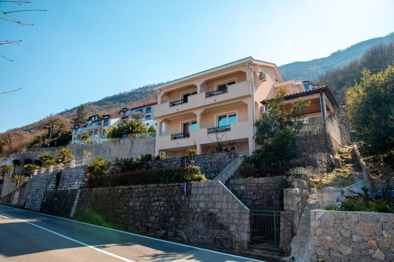 La Castagna Apartments Cattaro Esterno foto