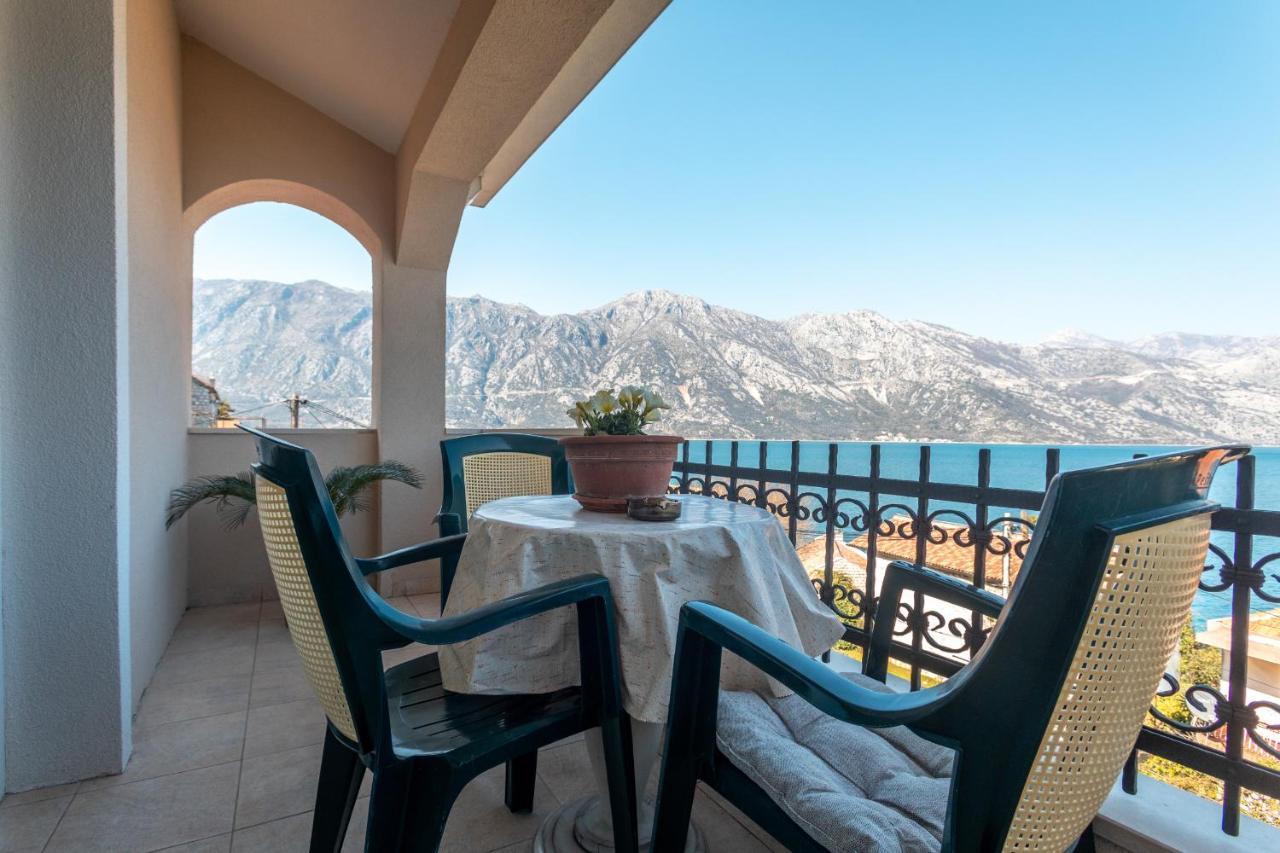 La Castagna Apartments Cattaro Esterno foto