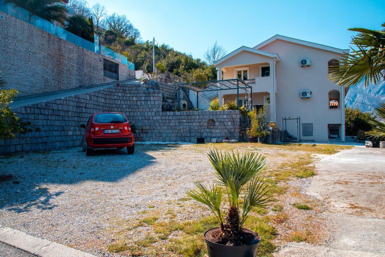 La Castagna Apartments Cattaro Esterno foto